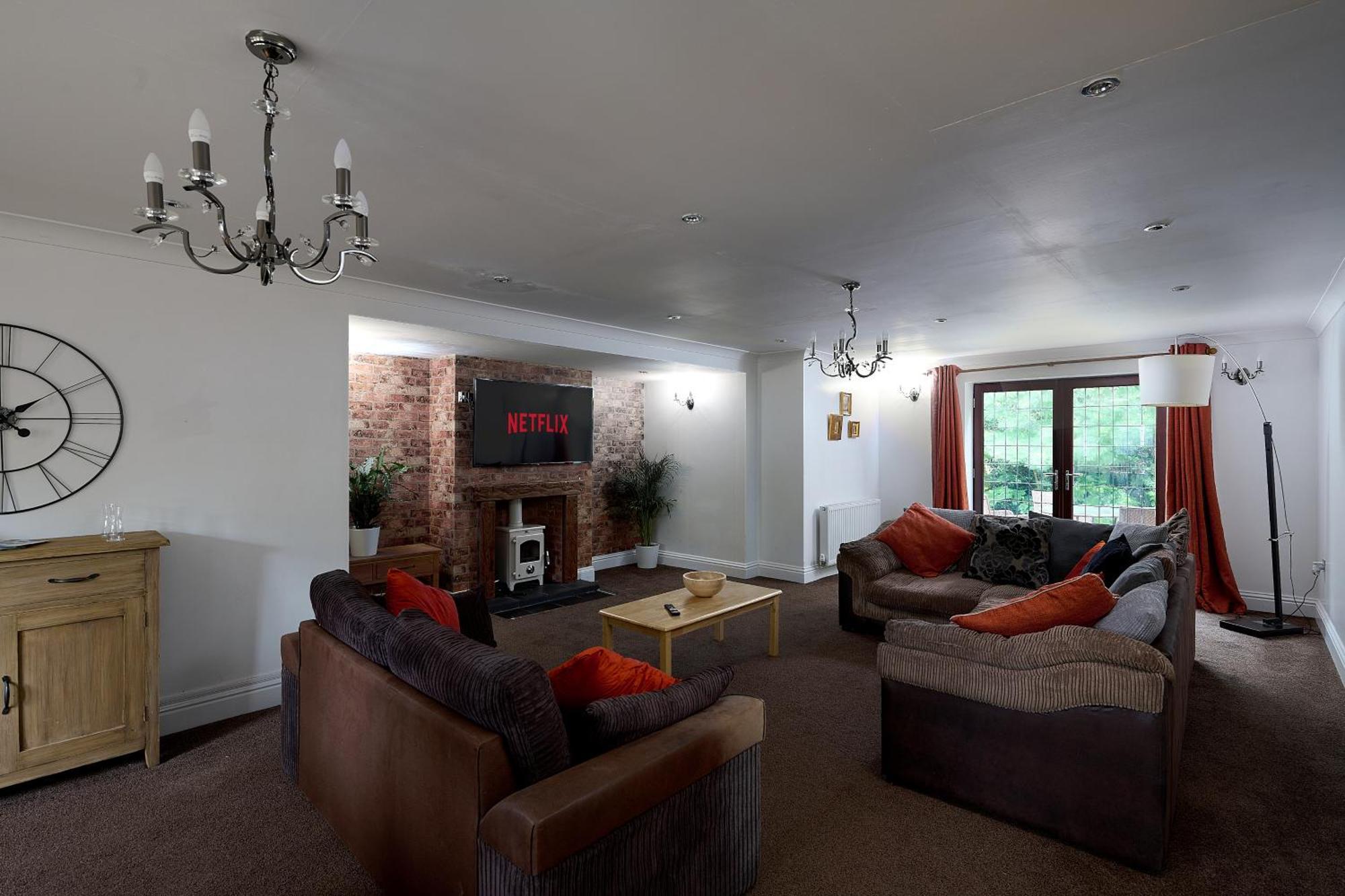 Spacious Home For Large Families And Contractors Wolverhampton Dış mekan fotoğraf