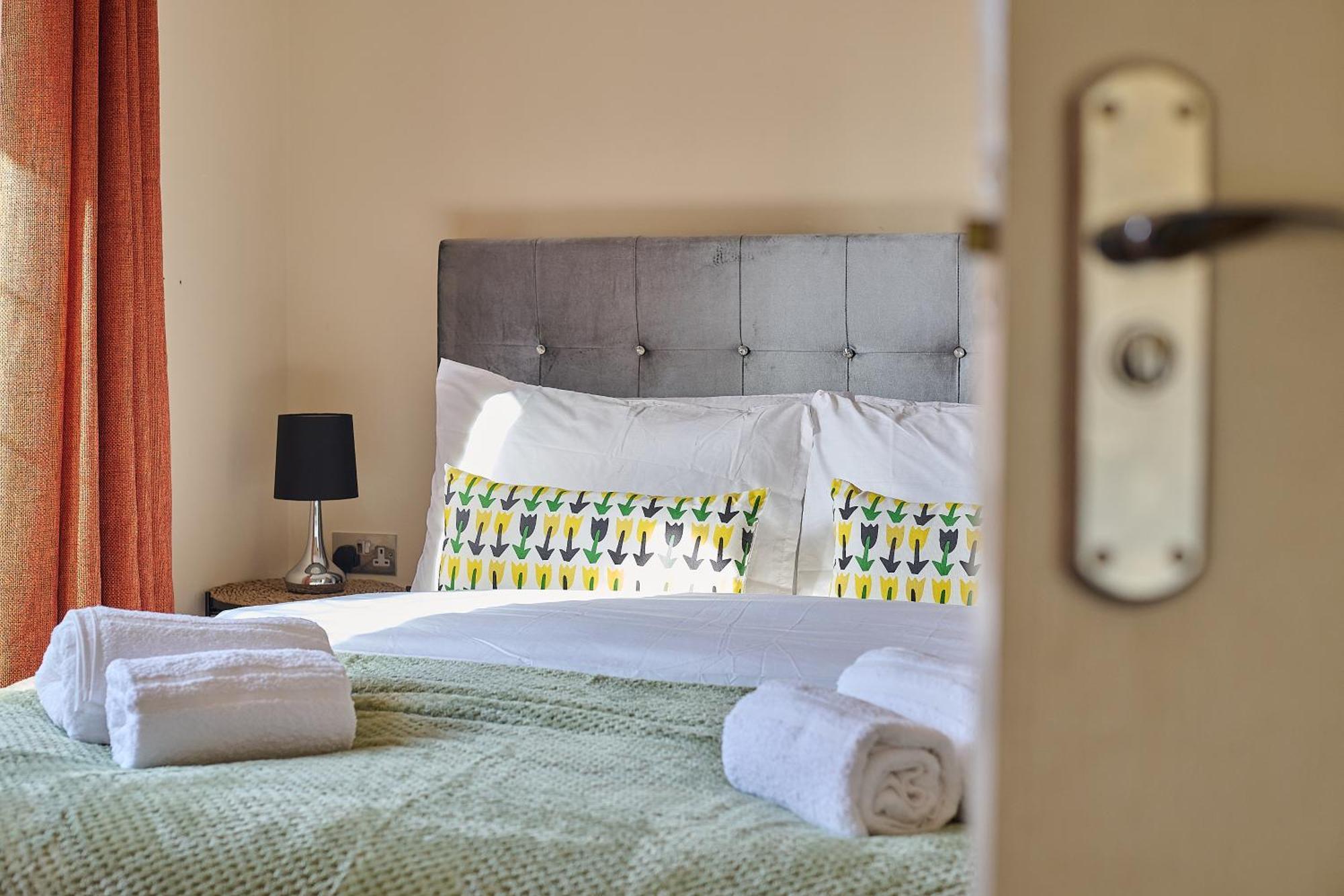 Spacious Home For Large Families And Contractors Wolverhampton Dış mekan fotoğraf