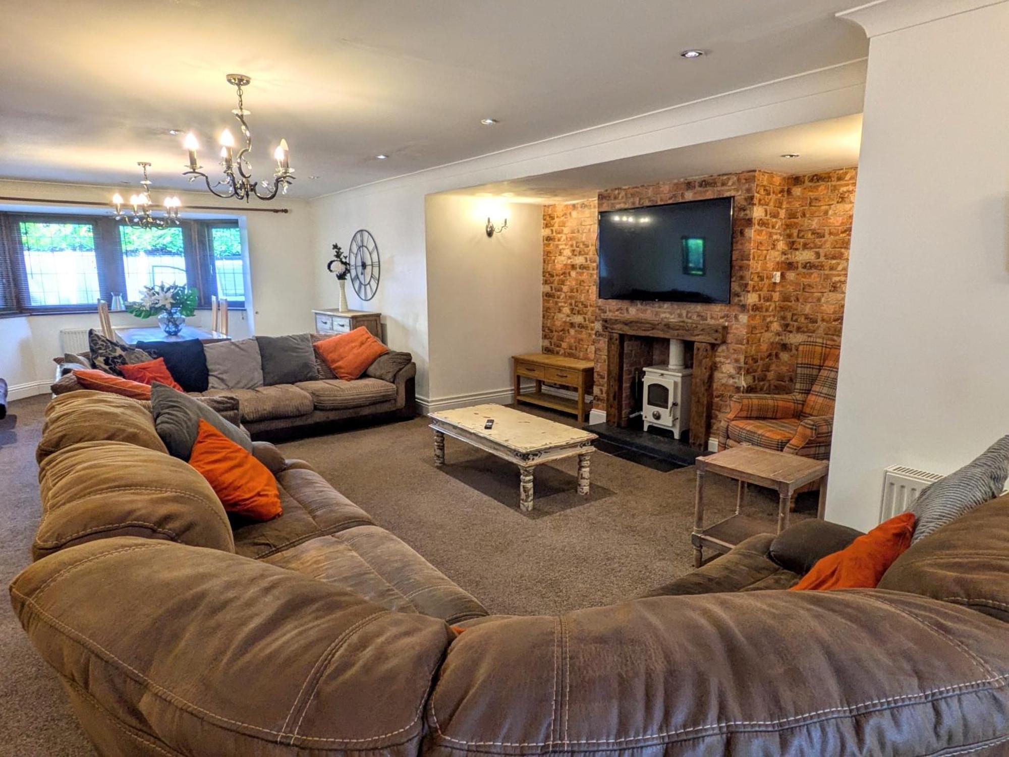 Spacious Home For Large Families And Contractors Wolverhampton Dış mekan fotoğraf