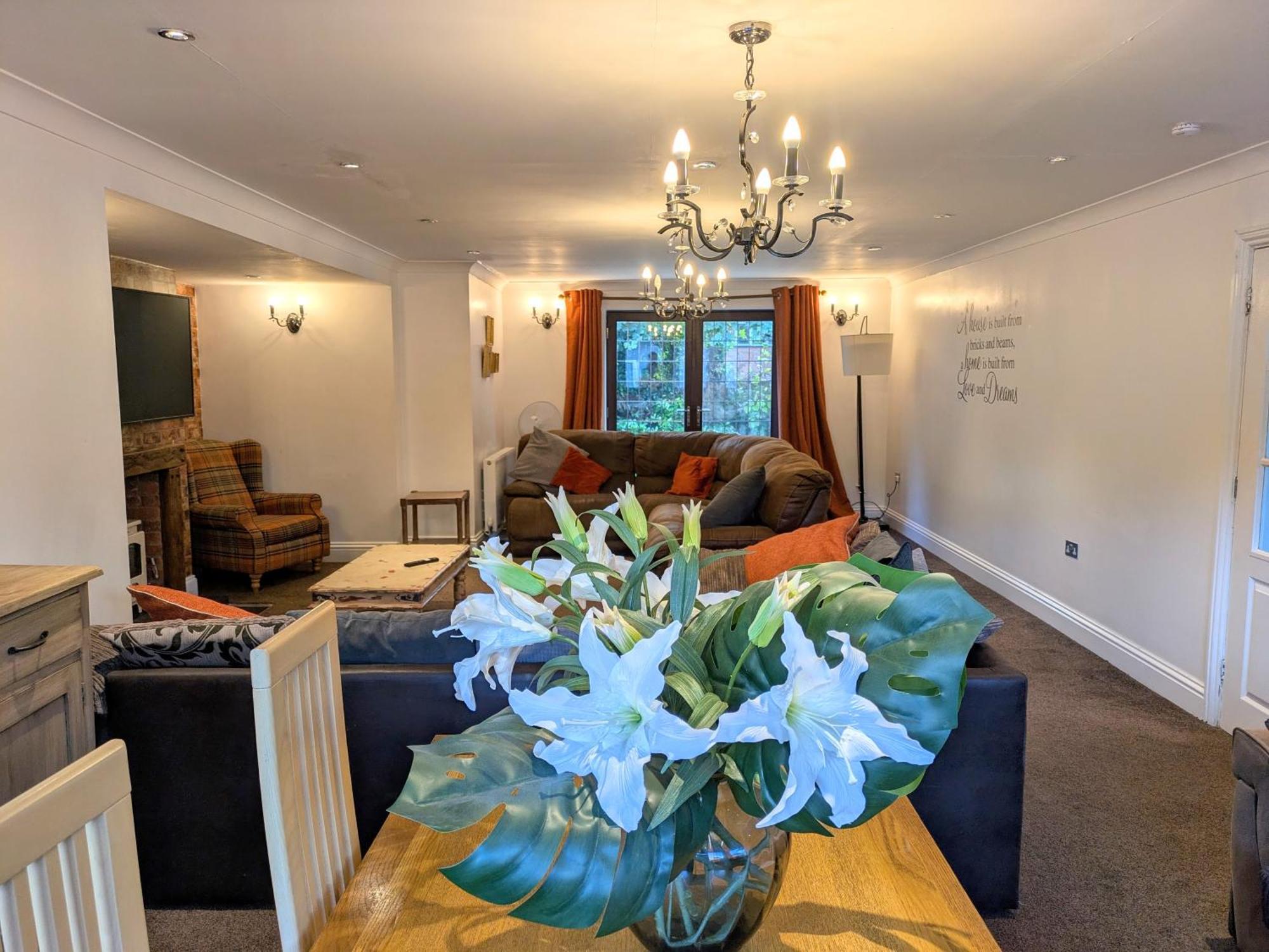 Spacious Home For Large Families And Contractors Wolverhampton Dış mekan fotoğraf